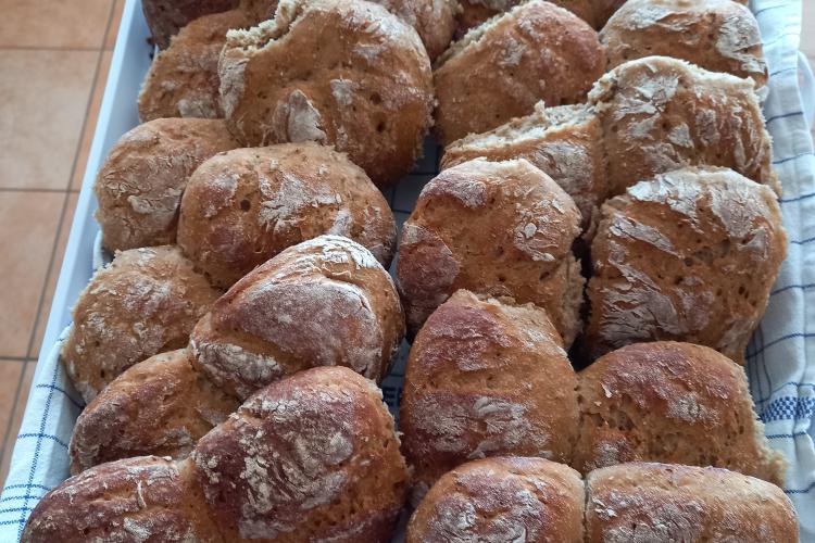 Selbstgebackens Brot für das Frühstück